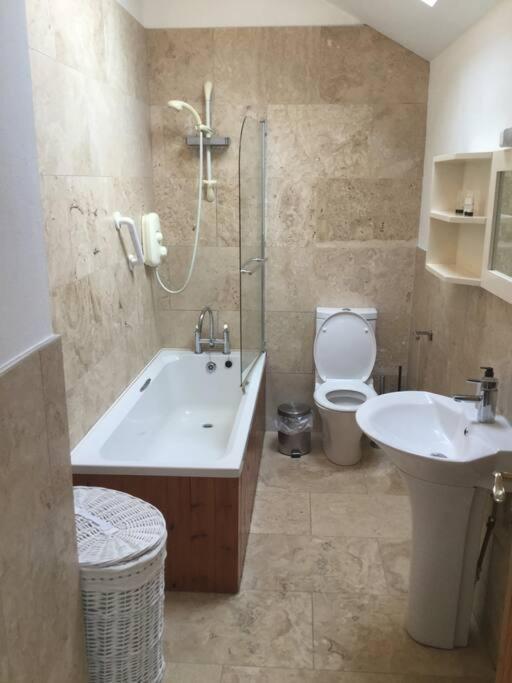 Roundstone Retreats Abbys Cottage Экстерьер фото